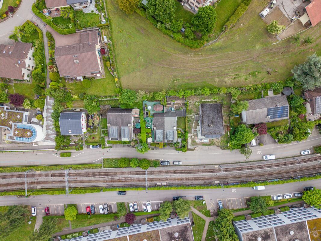 Besonderes Terrassen-Doppeleinfamilienhaus mit Glaspavillon
