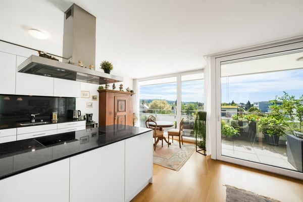 Grosszügige 4.5-Zimmer-Wohnung mit Terrasse und Weitsicht 6