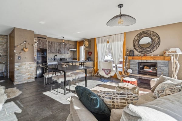 Appartement meublé lumineux avec vue panoramique à Crans-Montana 3