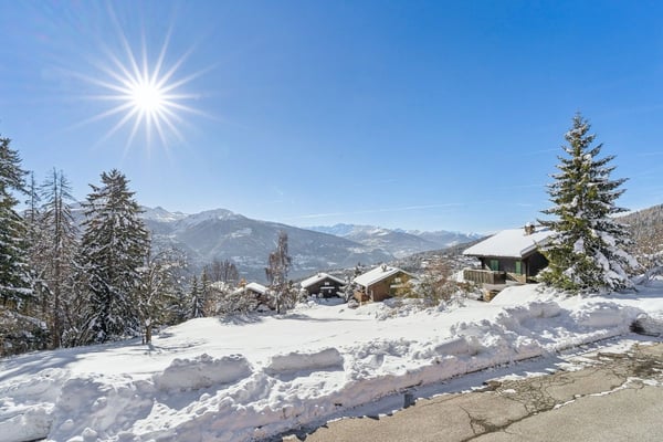 Appartement meublé lumineux avec vue panoramique à Crans-Montana 7