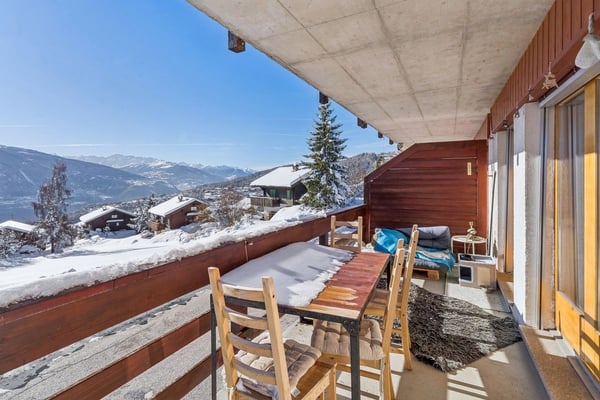 Appartement meublé lumineux avec vue panoramique à Crans-Montana 8