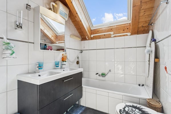 Maison individuelle avec 4 chambres à 300 mètres du lac de Neuchâtel 8