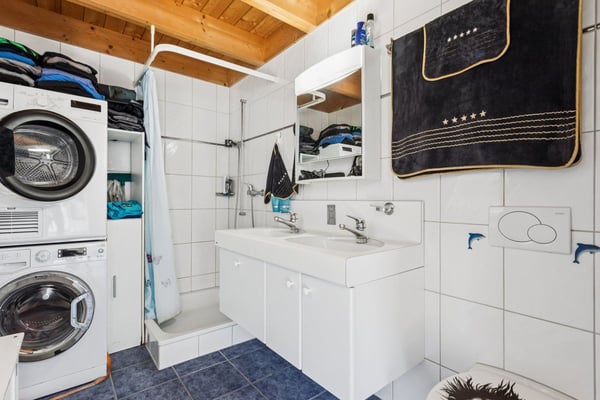 Maison individuelle avec 4 chambres à 300 mètres du lac de Neuchâtel 9