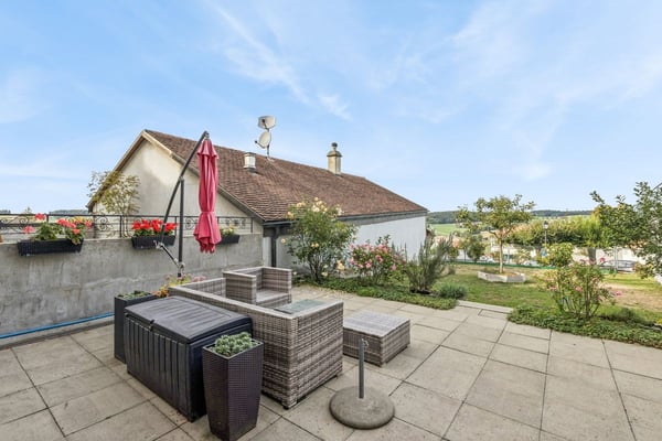 Maison de 4.5 pièces avec local commercial et 5 places de parc au centre de Romont 10