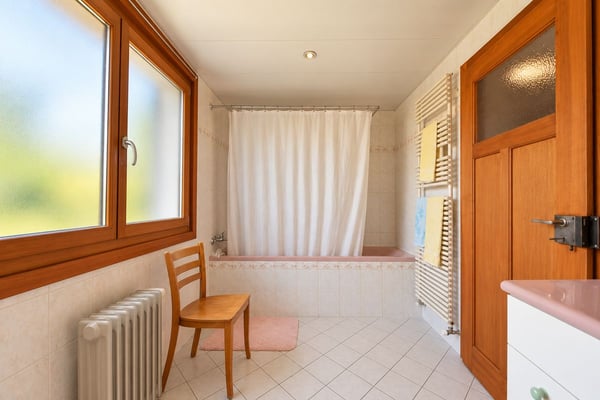 Maison individuelle de 4.5 pièces avec grand jardin au Locle 12