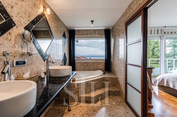 A Proximité de l'Hôtel Royal propriété vue lac et montagne 10