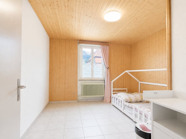 Immeuble lumineux avec 2 logements et 4 garages 13