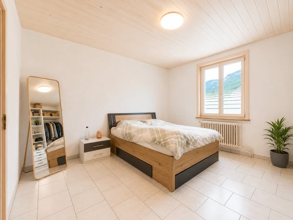 Immeuble lumineux avec 2 logements et 4 garages 12