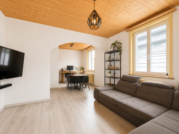 Immeuble lumineux avec 2 logements et 4 garages 16