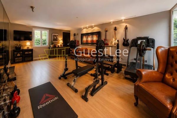 Renovated Detached Villa with Garden in Vésenaz 6
