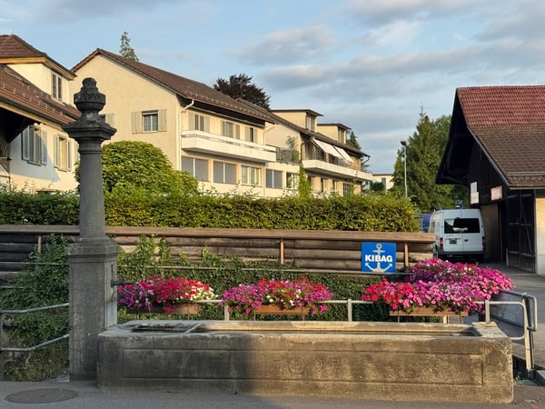 Attraktives Büro im Herzen von Bassersdorf zu vermieten 1