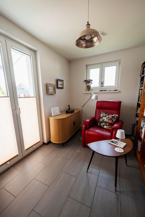 A VENDRE TRES BELLE MAISON INDIVIDUELLE DE 7,5 PCES 12