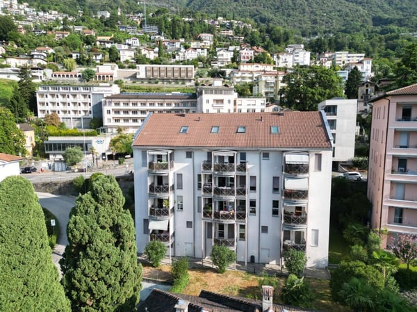 Stabile a reddito, 12 appartamenti, Muralto 1