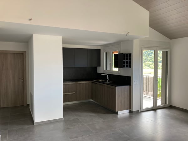 Attico di 4.5 locali con giardino privato, Lumino 1
