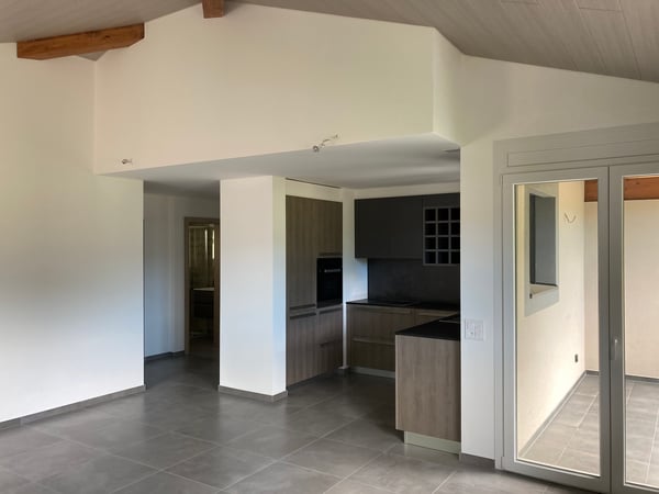 Attico di 4.5 locali con giardino privato, Lumino 2