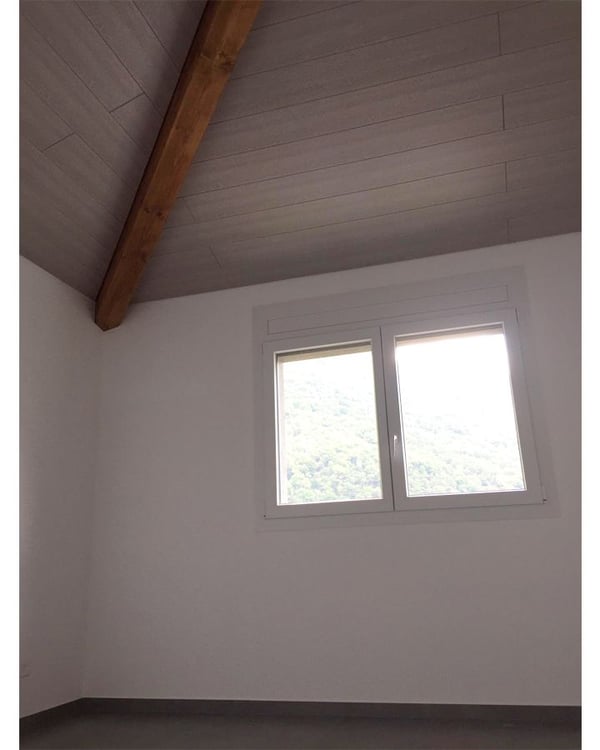 Attico di 4.5 locali con giardino privato, Lumino 9