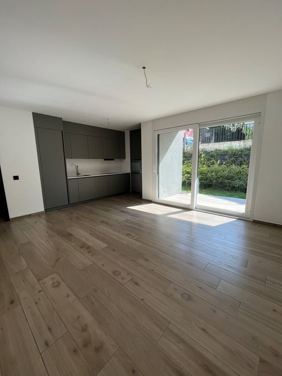 Res. Mikael, appartamento di 2.5 locali con giardino, Arbedo 2