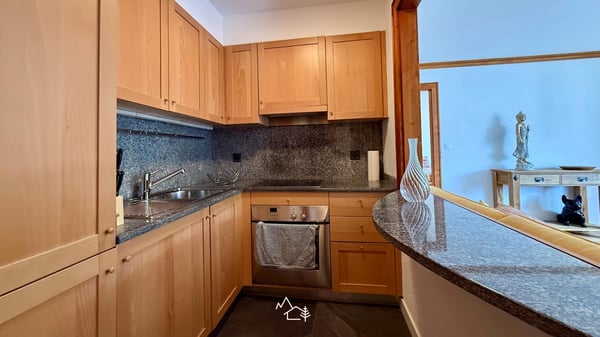 3.5 pièces de 93 m² au cœur d'un cadre exceptionnel : soleil, nature, golf, ski 8