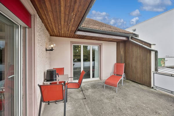 Vielseitiges Wohn- und Geschäftshaus - Oberentfelden, 2 Zimmer 13