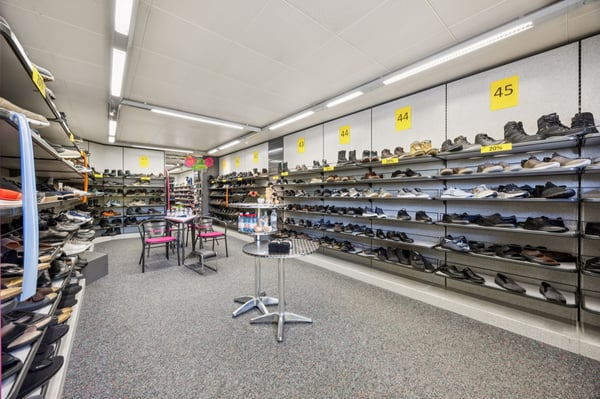 Vielseitiges Wohn- und Geschäftshaus - Oberentfelden, 2 Zimmer 3