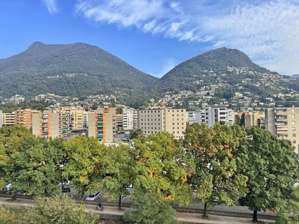 Luminoso 5,5 locali con due terrazze e vista panoramica a Lugano