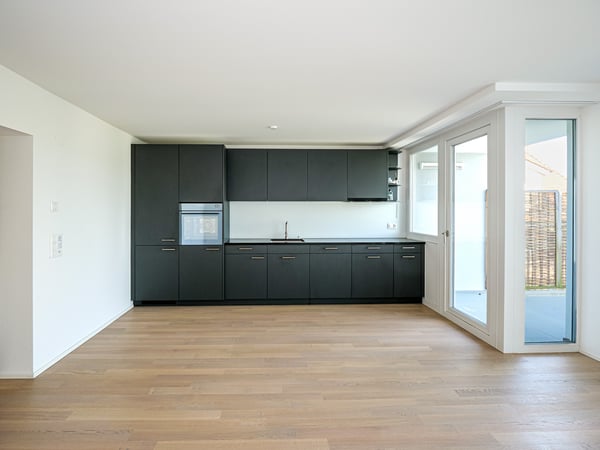 Moderne & helle 3-Zimmer Dachwohnung mit grossem Balkon und Weitsicht 2