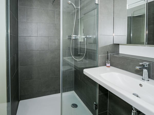 Moderne & helle 3-Zimmer Dachwohnung mit grossem Balkon und Weitsicht 6