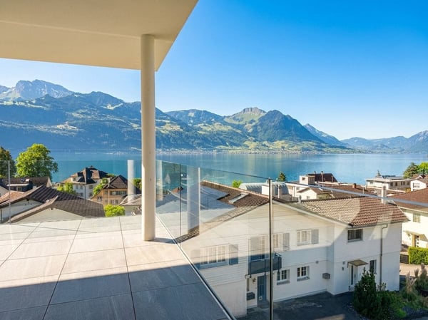 5.5-Zimmer-Maisonette mit unverbaubarer Seesicht, Gersau 2