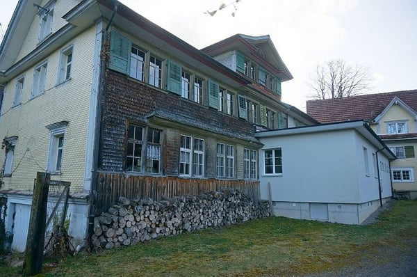 Ensemble mit Gasthaus, 2 Wohnungen & Scheune in Nesslau - kaufen 7