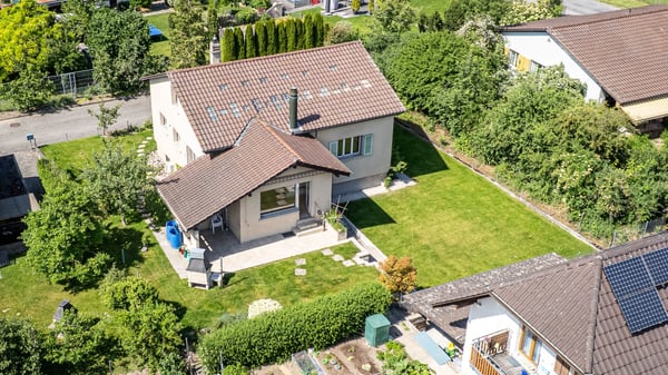 5.5-Zi. EFH in Uetendorf mit grossem Garten & Ausbaupotential 2