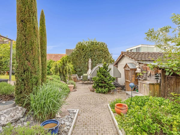 Den Nutzungsmöglichkeiten sind kaum Grenzen gesetzt! 2.5 Zimmer DEFH 1