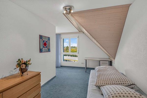 Gepflegte 5.5 Zimmer Dachmaisonette mit Terrasse und Schwedenofen 5
