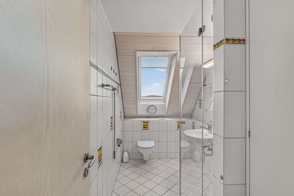 Gepflegte 5.5 Zimmer Dachmaisonette mit Terrasse und Schwedenofen 4