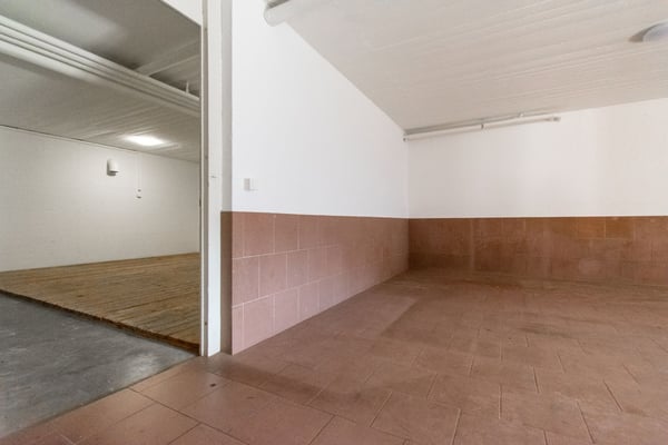 AMPIO MAGAZZINO A CANOBBIO 1