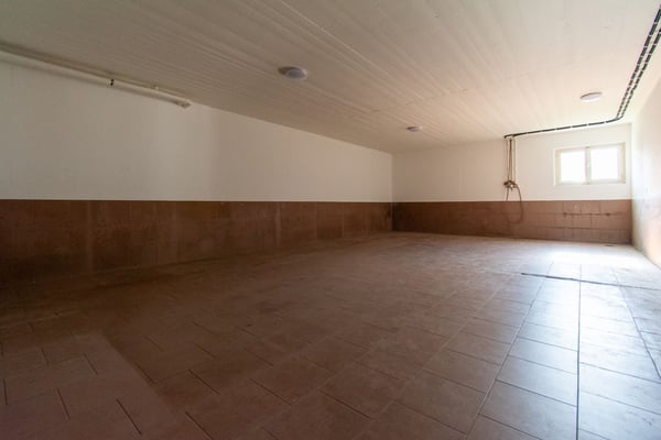 AMPIO MAGAZZINO A CANOBBIO 4