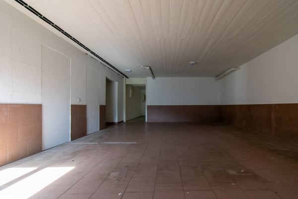 AMPIO MAGAZZINO A CANOBBIO 2