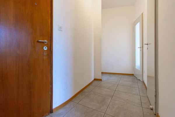 COMODO BILOCALE VICINO AL CENTRO DI LUGANO 3