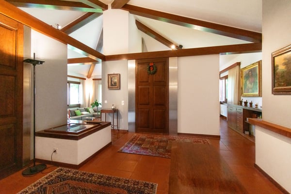 VILLA DAI VOLUMI RICERCATI E CURATO GIARDINO 7