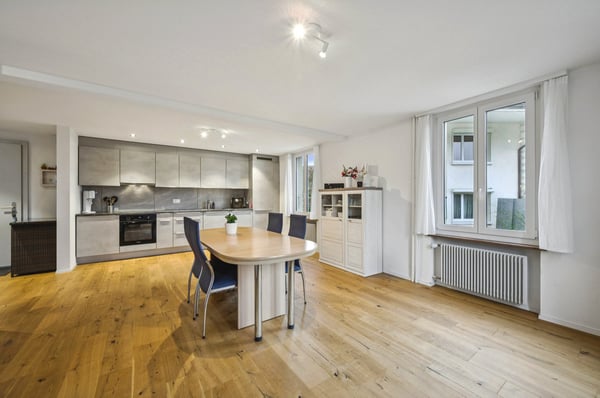 Modern renoviertes Mehrfamilienhaus mit drei Einheiten in ruhigem Quartier 5