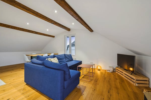 Modern renoviertes Mehrfamilienhaus mit drei Einheiten in ruhigem Quartier 10