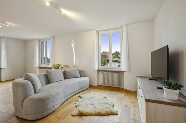 Modern renoviertes Mehrfamilienhaus mit drei Einheiten in ruhigem Quartier 7