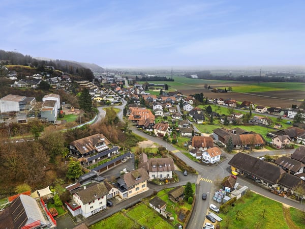 Modern renoviertes Mehrfamilienhaus mit drei Einheiten in ruhigem Quartier 13