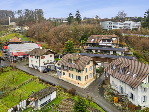Modern renoviertes Mehrfamilienhaus mit drei Einheiten in ruhigem Quartier 2