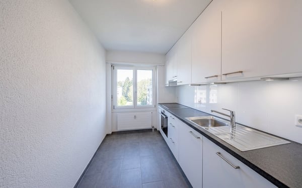 Moderne 4.5-Zimmer-Eigentumswohnung mit Sicht auf die Alpen 2