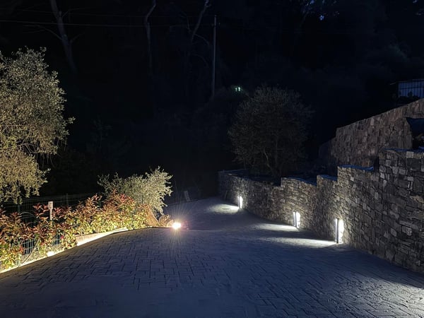Villa contemporanea con piscina a sfioro e vista mare sulla Riviera ligure 29
