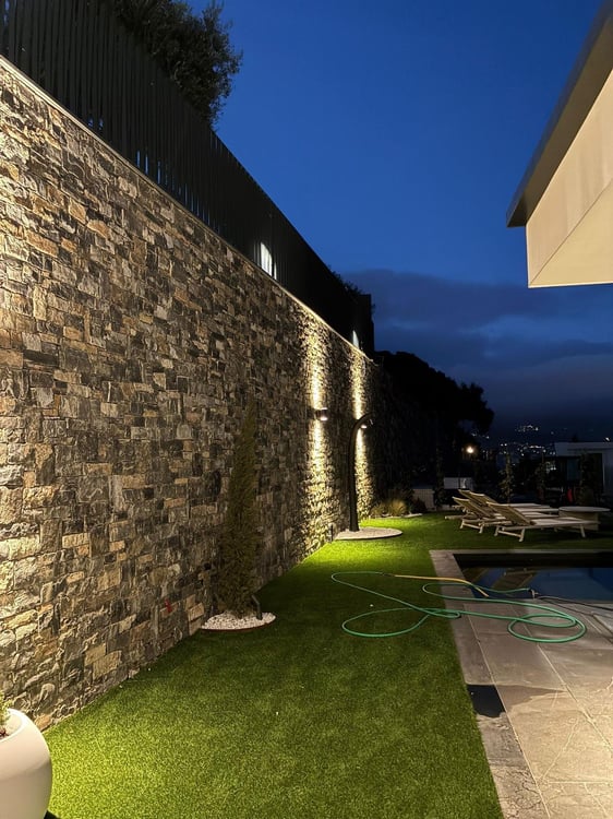 Villa contemporanea con piscina a sfioro e vista mare sulla Riviera ligure 28
