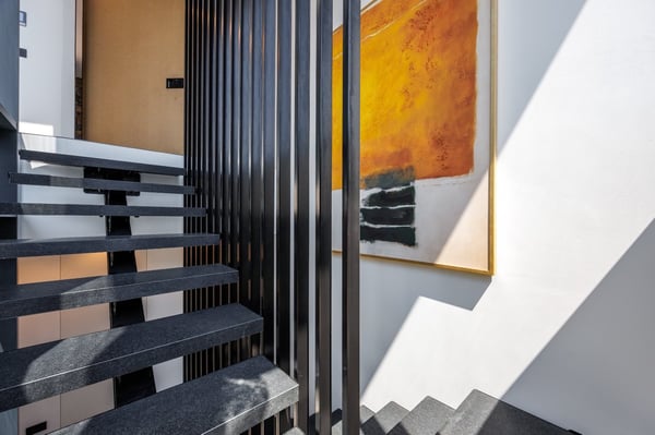 Villa contemporanea con piscina a sfioro e vista mare sulla Riviera ligure 39