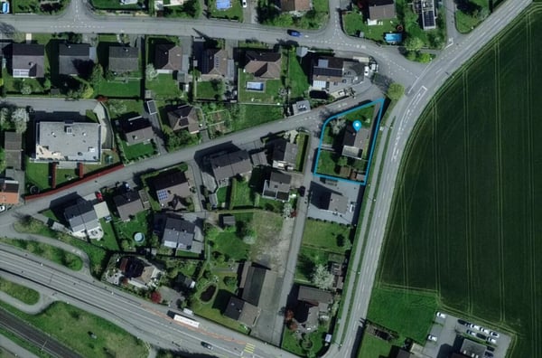 Sanierungsbedürftiges Zweifamilienhaus / Bauland Derendingen | SO 3