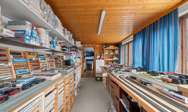 Wohn- und Geschäftshaus, Umnutzung zum Wohnraum möglich. 11