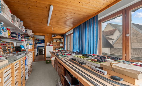 Wohn- und Geschäftshaus, Umnutzung zum Wohnraum möglich. 10